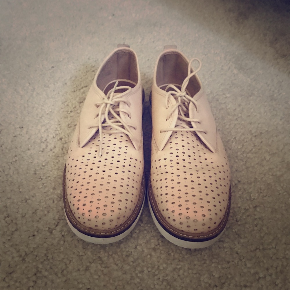 Clark’s oxfords VGUC size 9